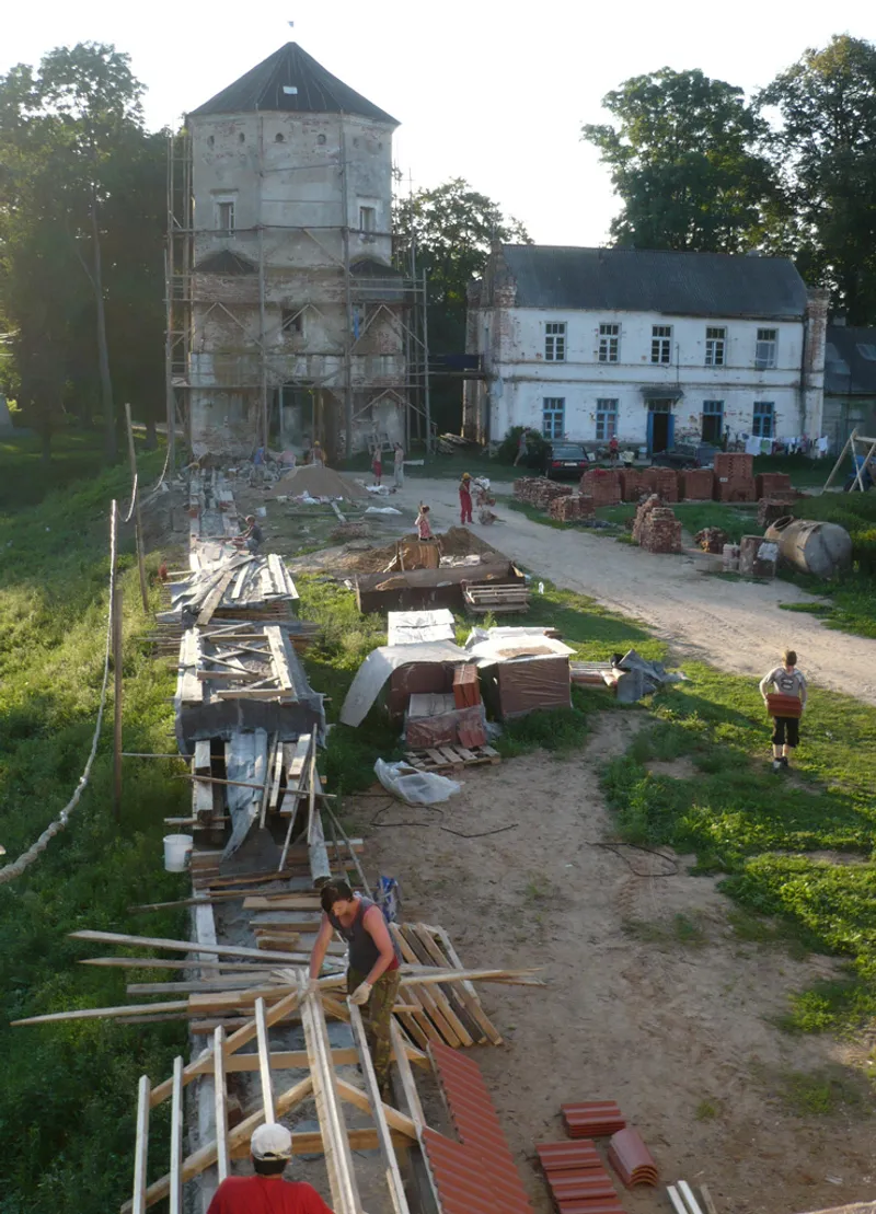 Реставрация стены