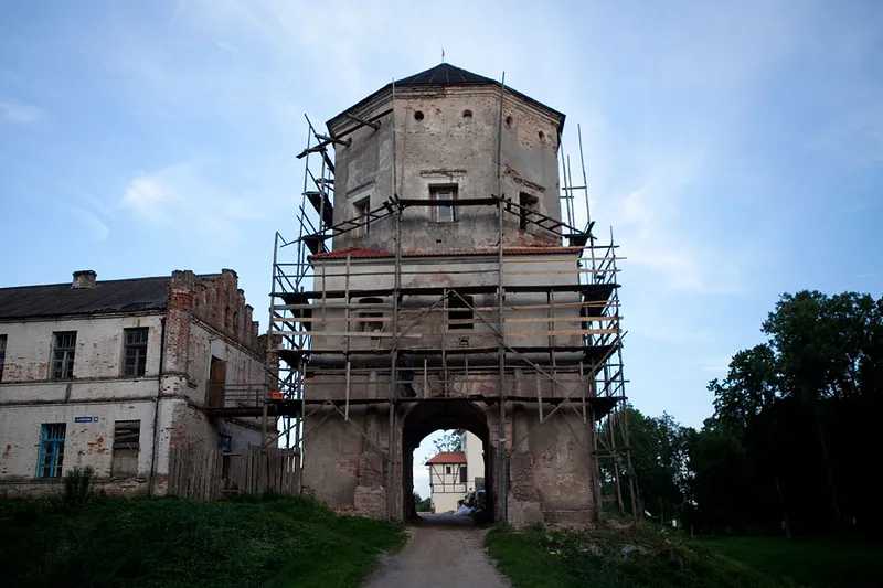 Контрфорсы Брамной башни