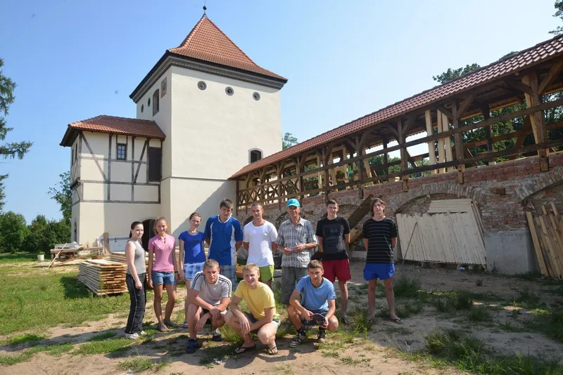 Волонтеры на замке