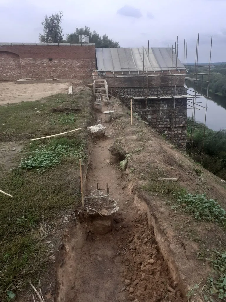 Фундамент оборонительной стены (1)