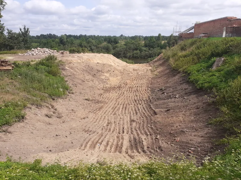 Ров углублен на 2 метра - 1200 куб.м