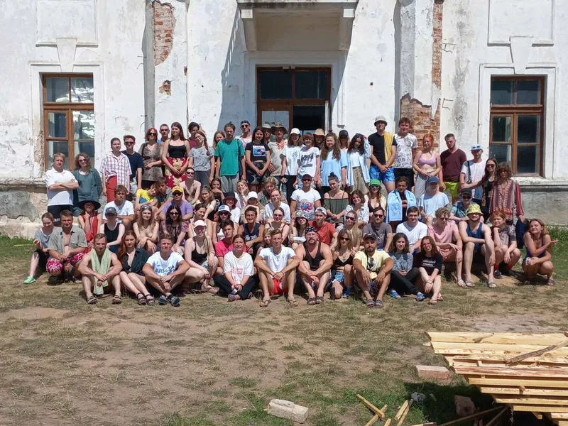 Территория замка